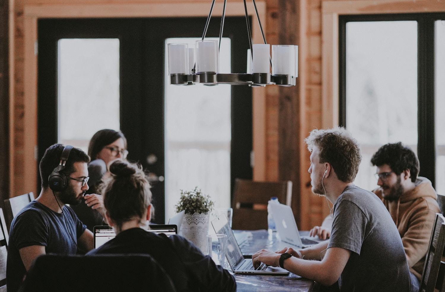 Read more about the article How to Retain Top Talent in Ontario
