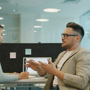Read more about the article Effective Leadership Communication: Why It Matters and How Leaders Build It