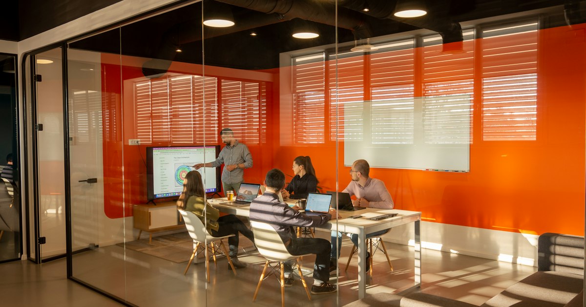 Read more about the article How to Run Effective Meetings